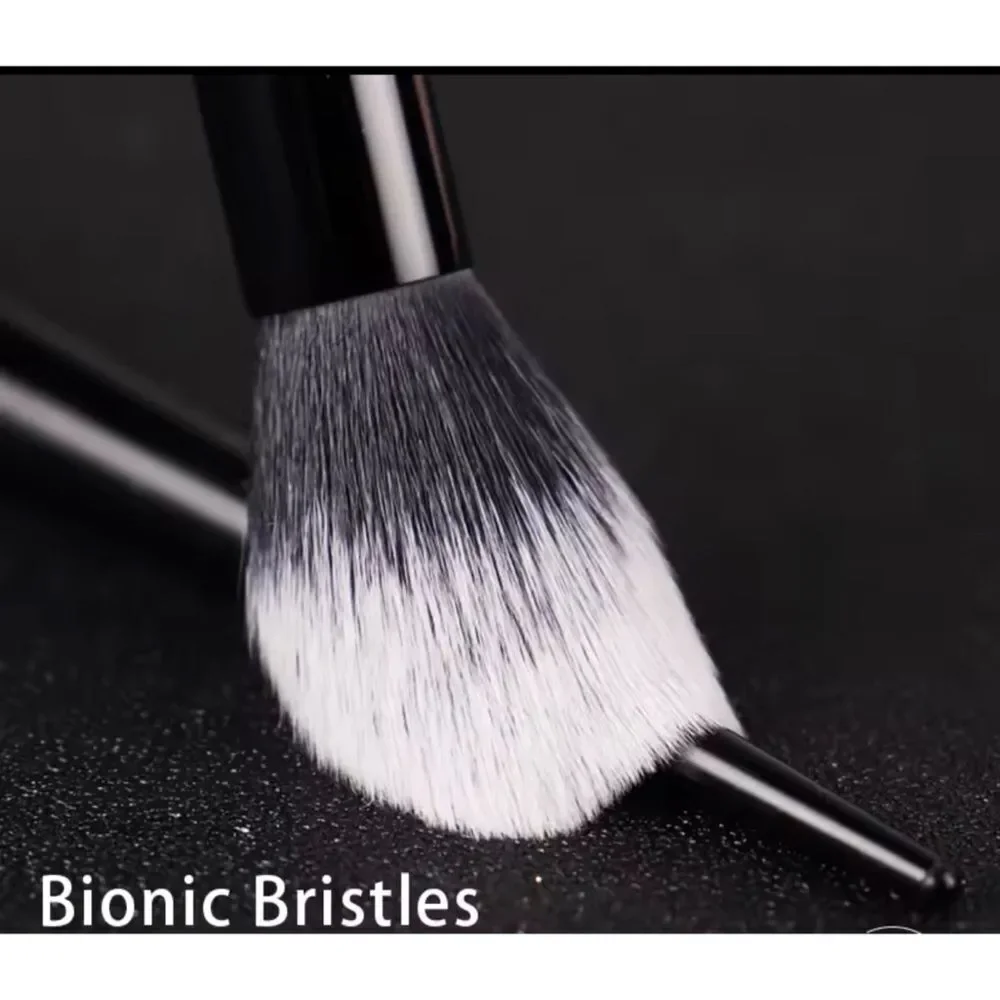 Kat Von D- Makeup Brush 04 Highlight Brush ~Soft Fiber ~ New No Box